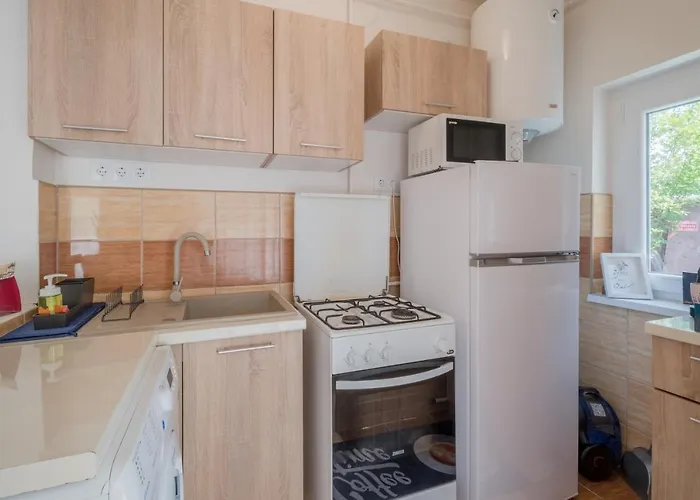 Lianne Apartment *
